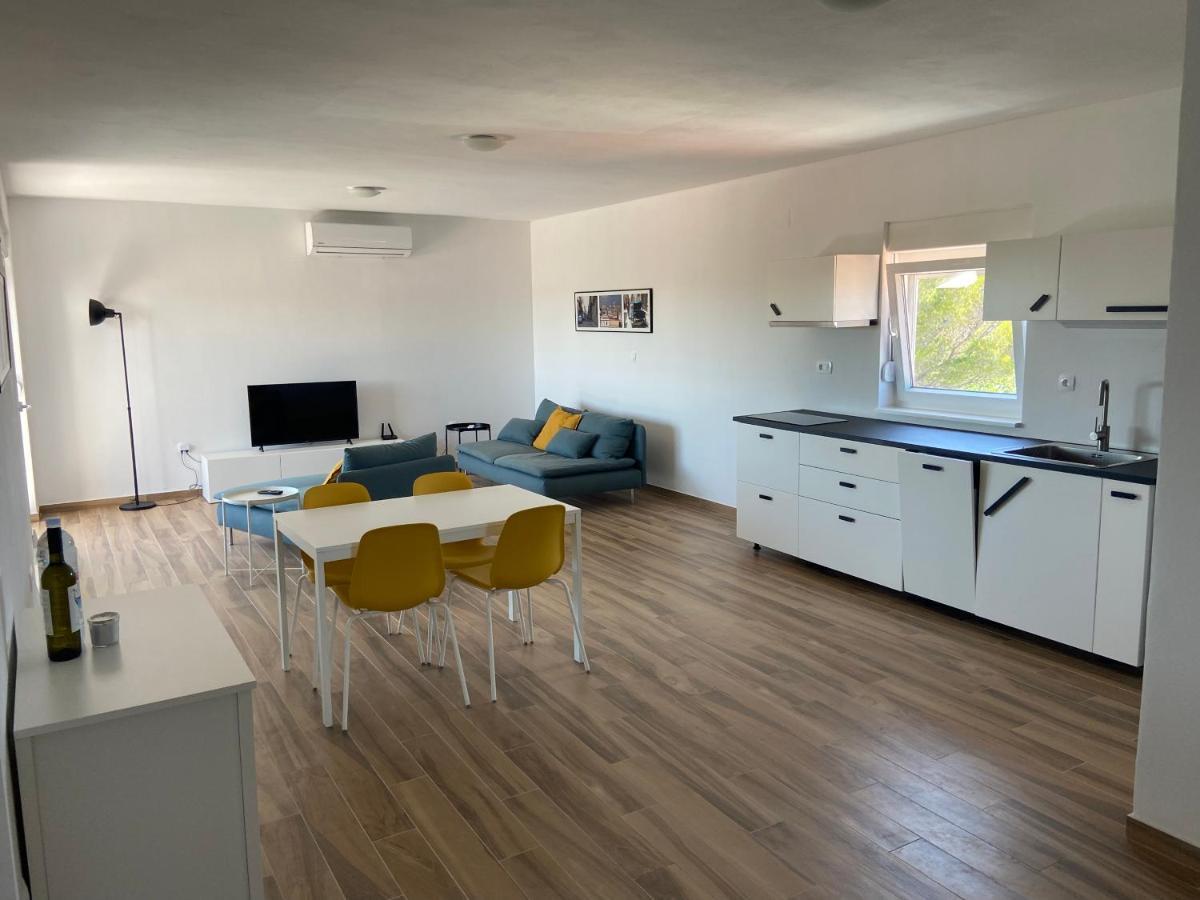 Daniela Family Apartment - Top Floor - New & Quite Location - Great Sea & Island View Вир Екстер'єр фото